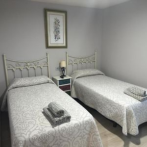 Habitación con 2 Camas Individuales